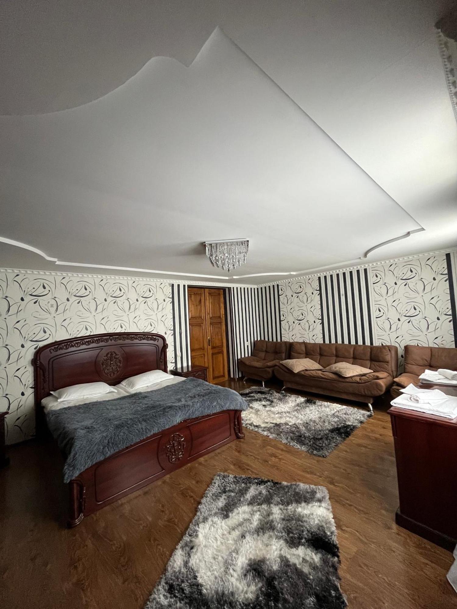Guest House Misho Kazbegi Exteriör bild